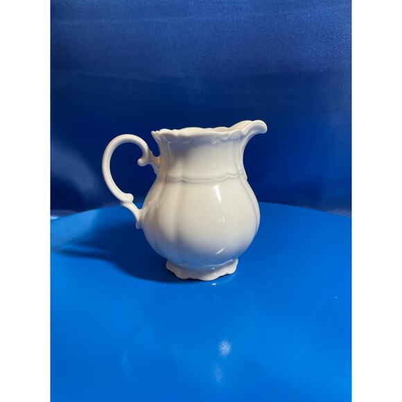 Vintage White Porcelain Mitterteich Bavatia Germany Teapot and Creamer - Picture 7 of 10